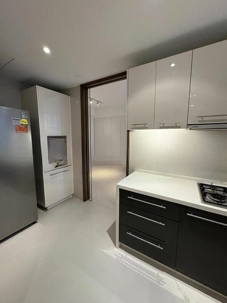 THE WHARF RESIDENCE 8