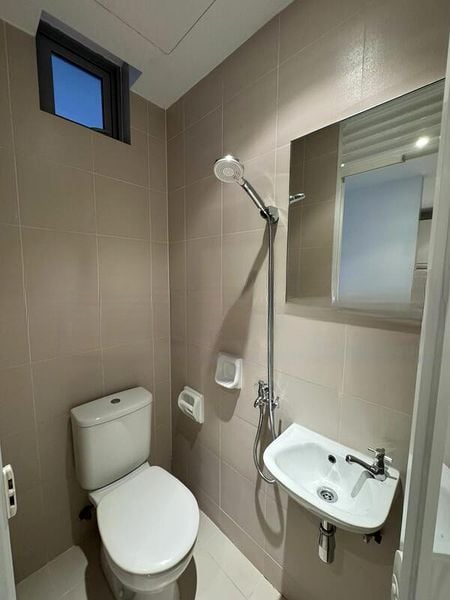 THE WHARF RESIDENCE 6