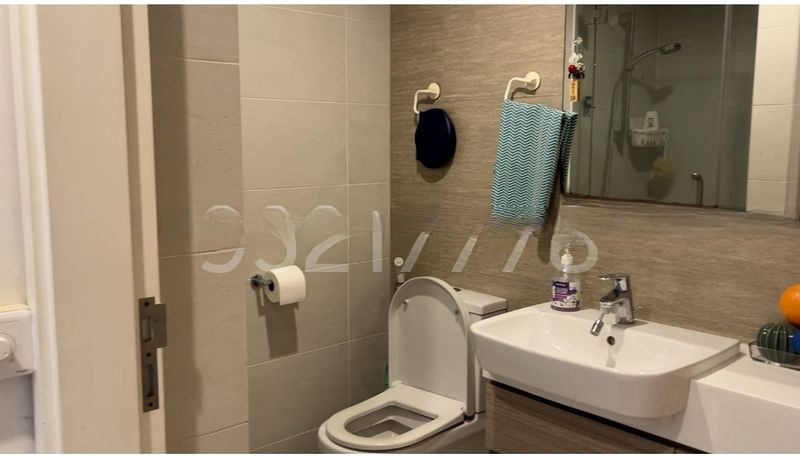 THE LAKEFRONT RESIDENCES 4