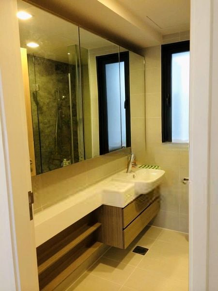 THE LAKEFRONT RESIDENCES 5