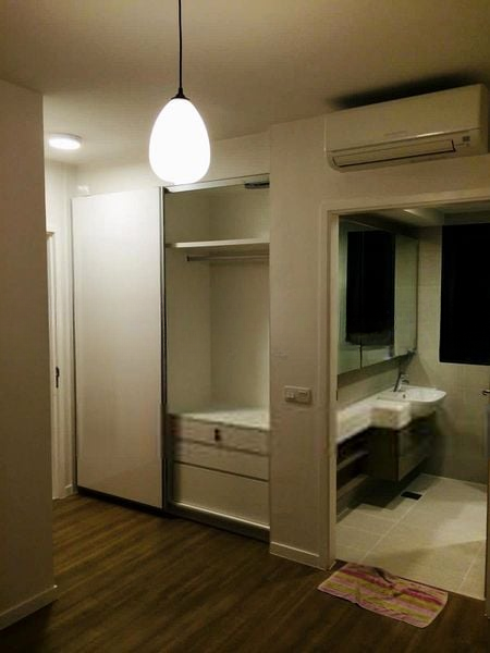 THE LAKEFRONT RESIDENCES 4