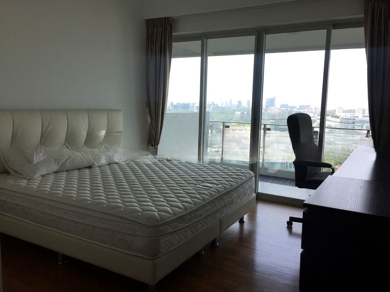 THE ROCHESTER RESIDENCES 8