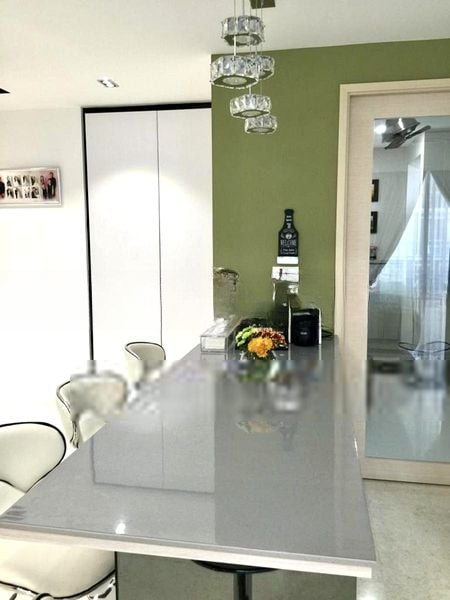 THE LUXURIE 6
