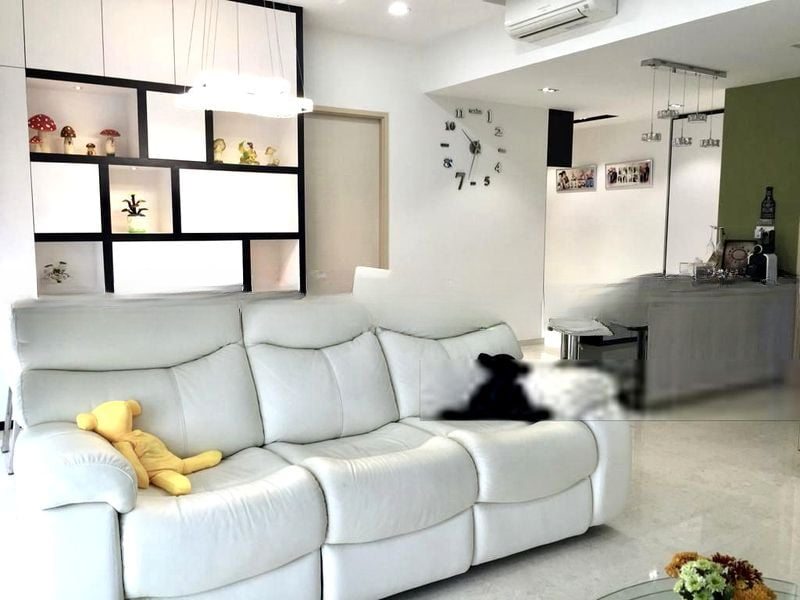 THE LUXURIE 1