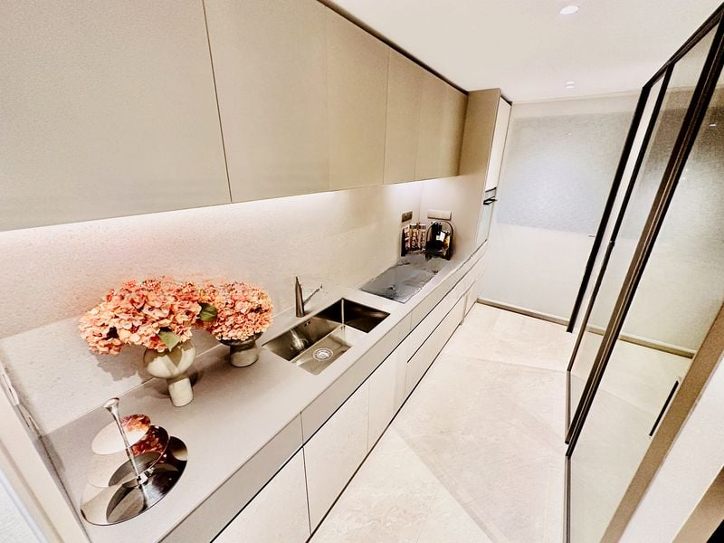 UNION SQUARE RESIDENCES 13