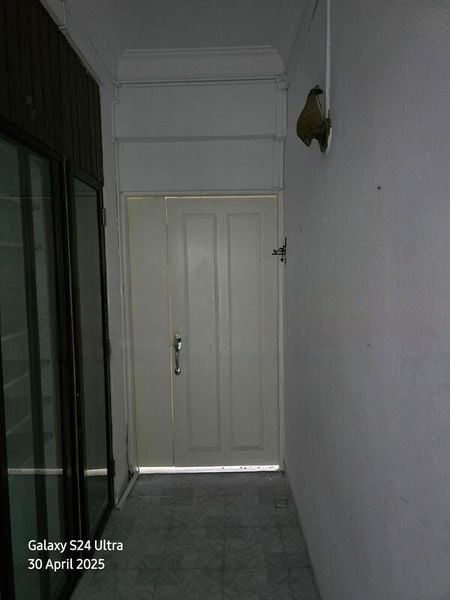KING'S MANSION 9