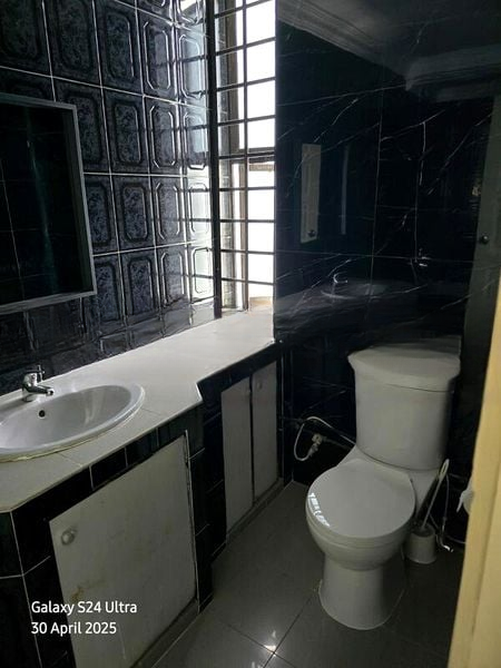 KING'S MANSION 13