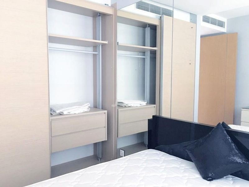 MARINA BAY RESIDENCES 11