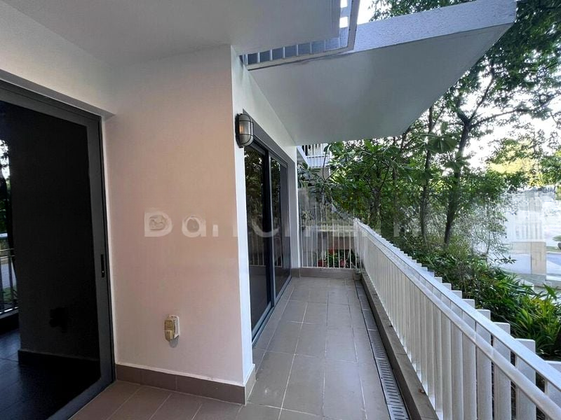 THE LAKEFRONT RESIDENCES 3