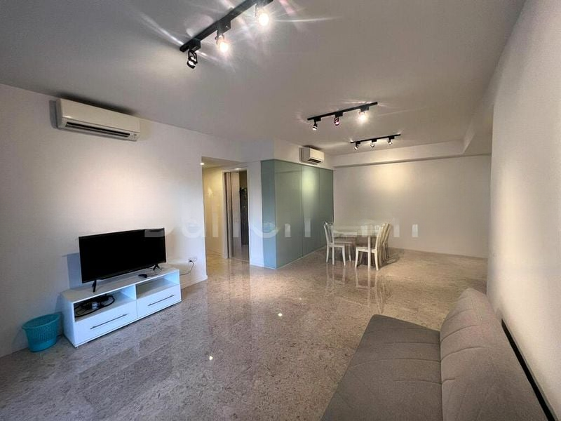 THE LAKEFRONT RESIDENCES 4