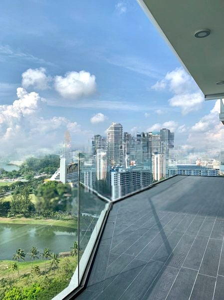 KALLANG RIVERSIDE 10