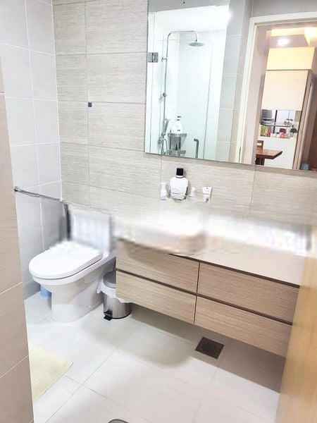 THE LAKEFRONT RESIDENCES 8