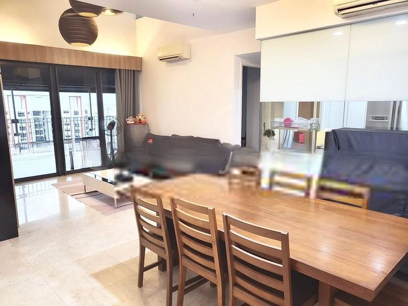 THE LAKEFRONT RESIDENCES 2
