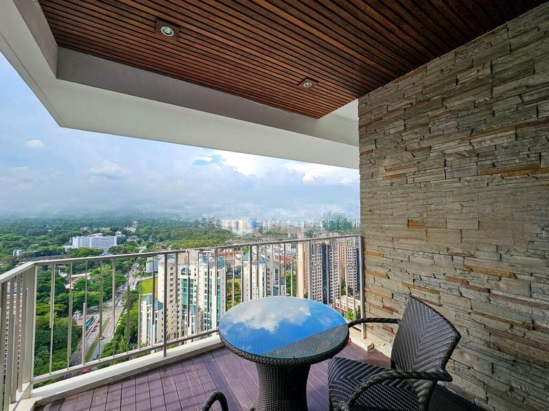 THE METROPOLITAN CONDOMINIUM 6