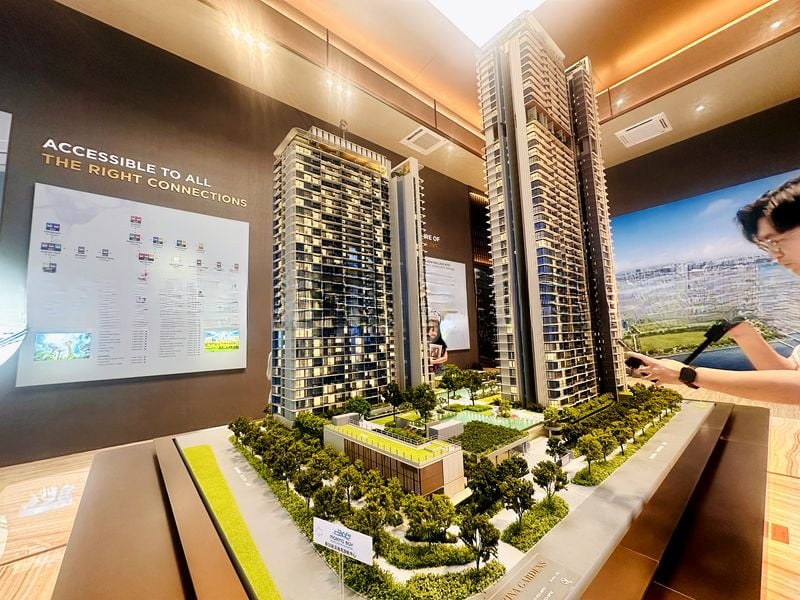 ONE MARINA GARDENS 13