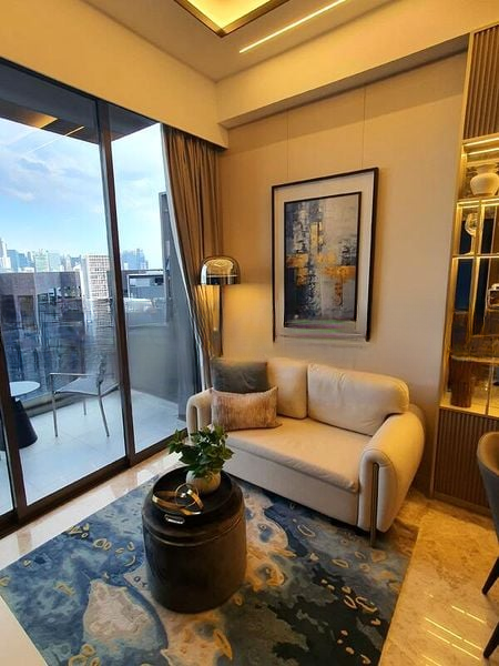 THE AVENIR 8