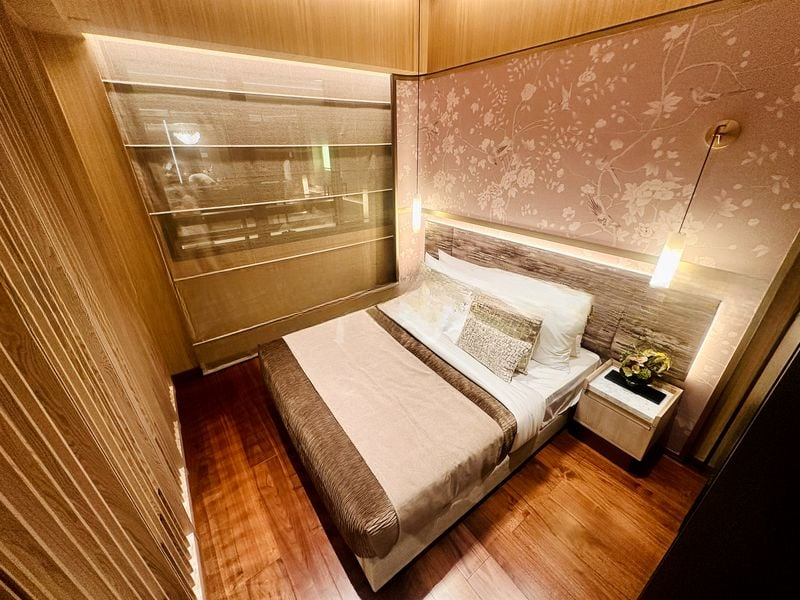 ONE MARINA GARDENS 10