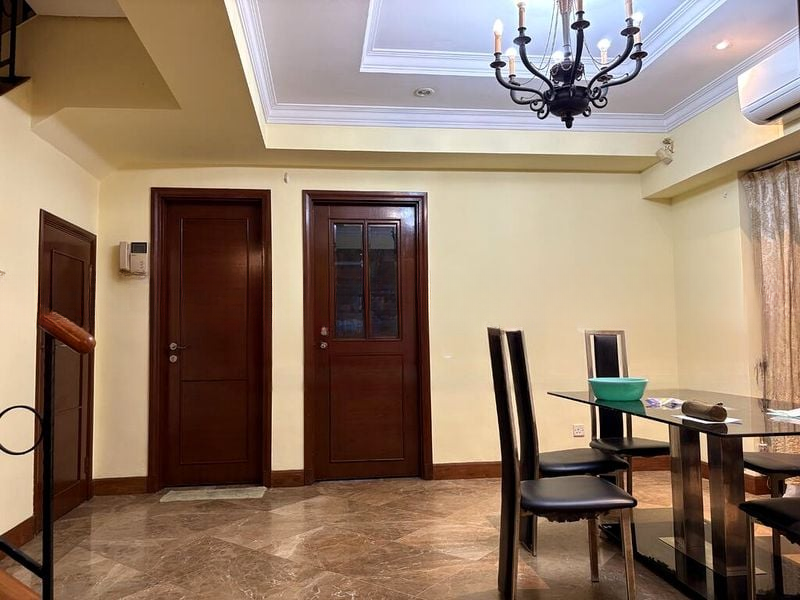 PARK VILLAS 6