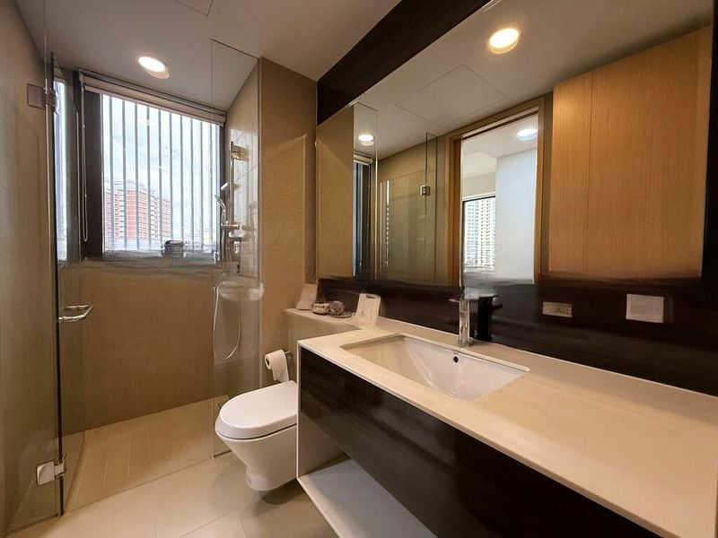 COMMONWEALTH TOWERS 6