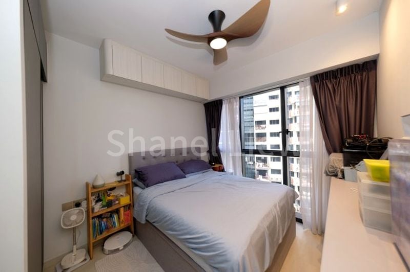 RIVERFRONT RESIDENCES 5