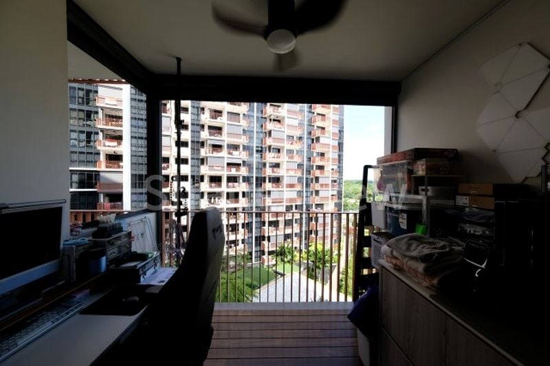 RIVERFRONT RESIDENCES 14