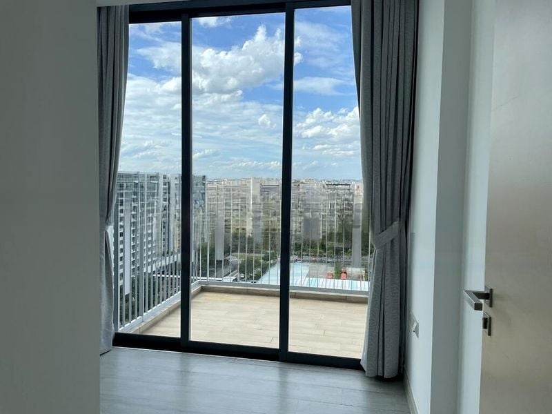 THE LUXURIE 4
