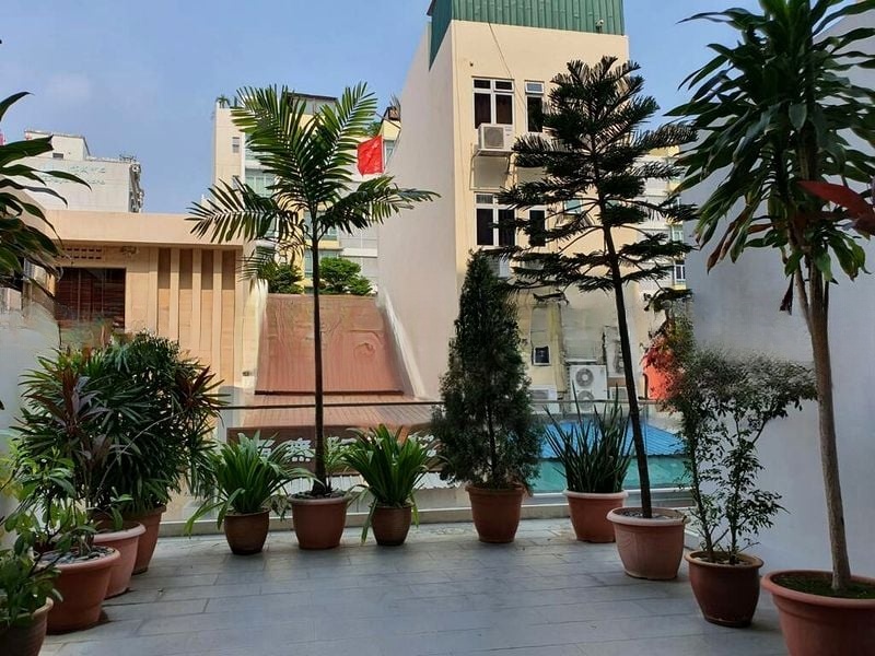 CENTRA SUITES 1