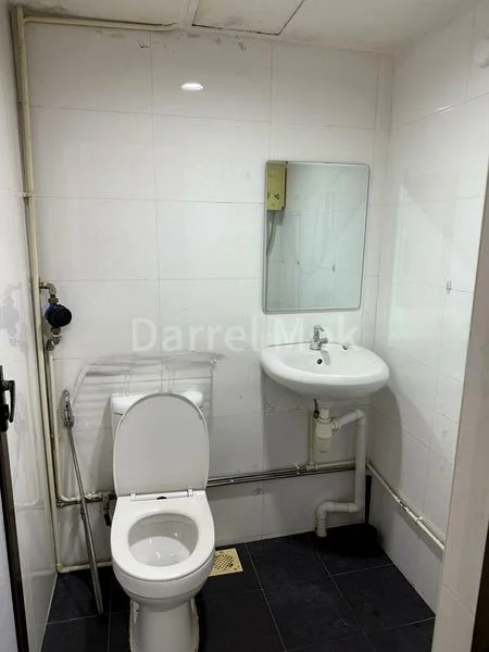 INTERNATIONAL PLAZA 7