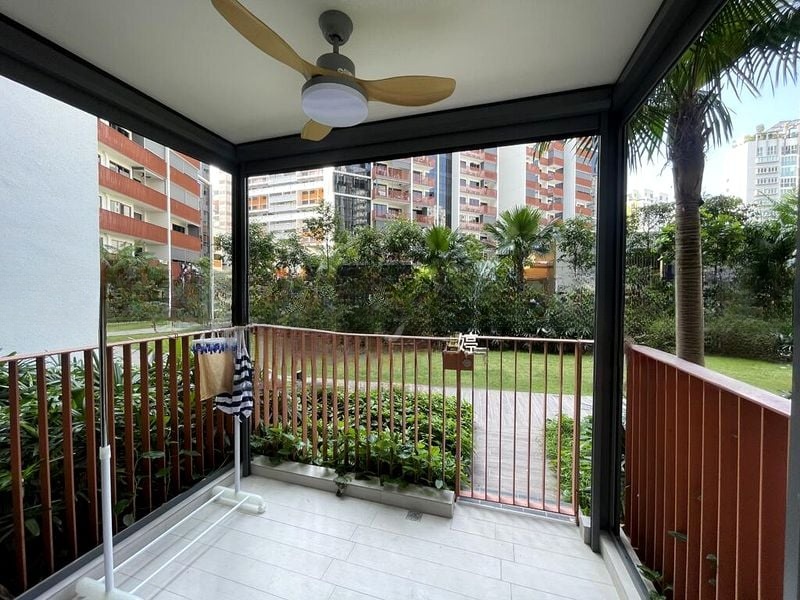 RIVERFRONT RESIDENCES 6