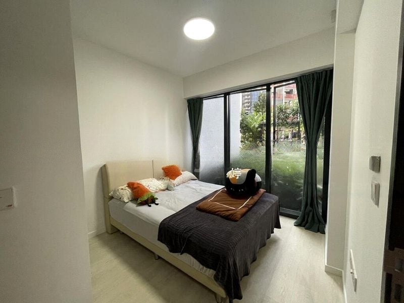 RIVERFRONT RESIDENCES 4