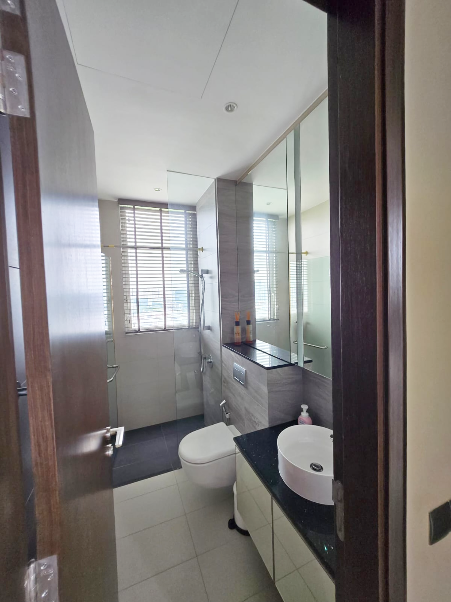 KALLANG RIVERSIDE 12