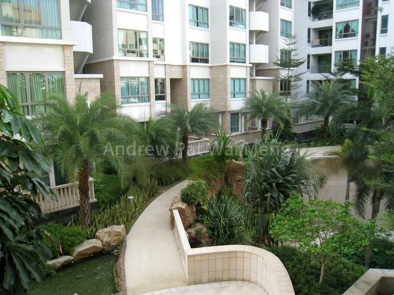 THE BERTH BY THE COVE 8