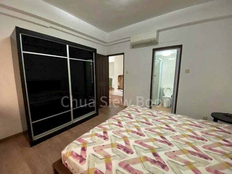 INTERNATIONAL PLAZA 5