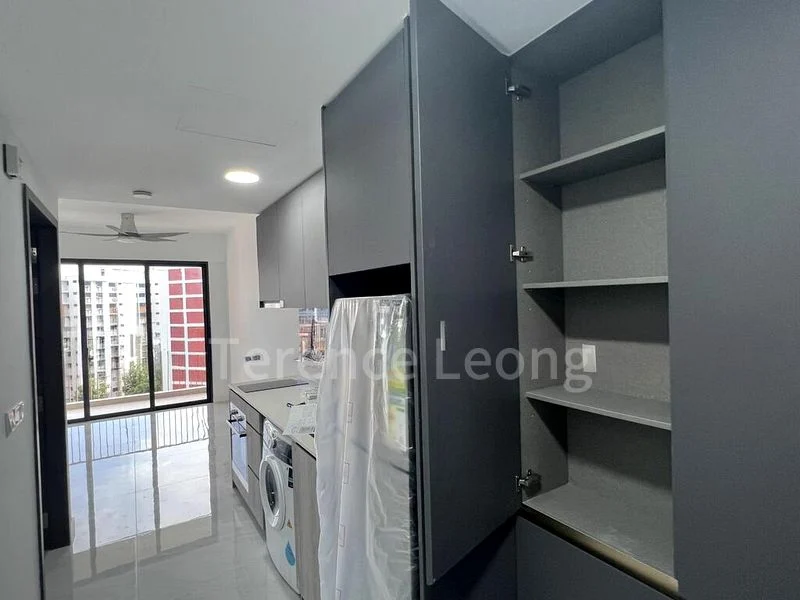 RIVERFRONT RESIDENCES 3