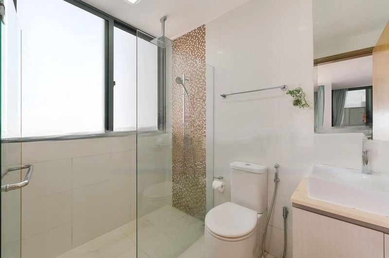 38 I SUITES 2