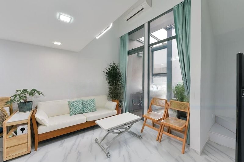 38 I SUITES 9