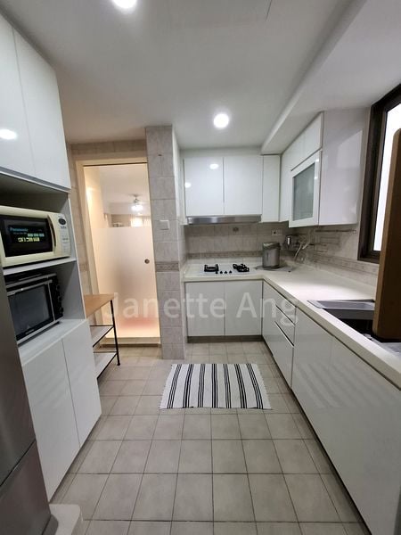 PARKVIEW APARTMENTS 5