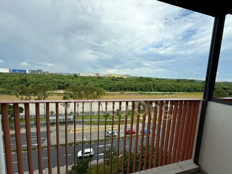 RIVERFRONT RESIDENCES 9