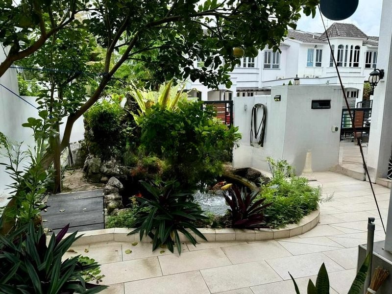 JADE VINE GARDENS 1