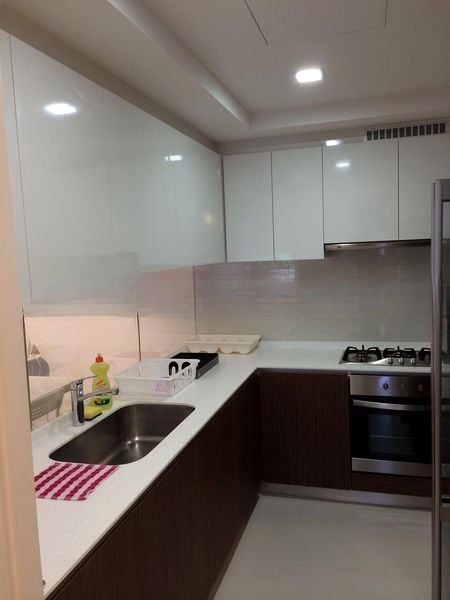 THE LAKEFRONT RESIDENCES 4