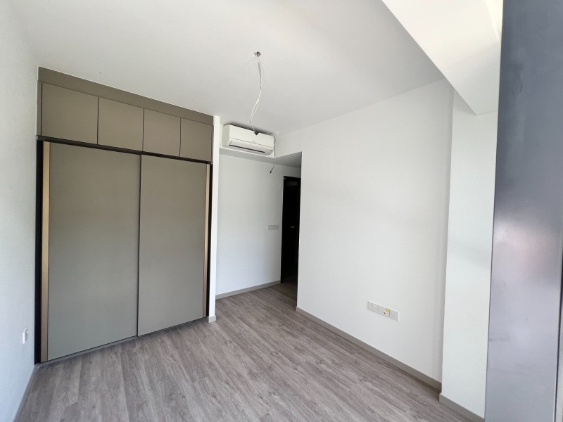 RIVERFRONT RESIDENCES 4