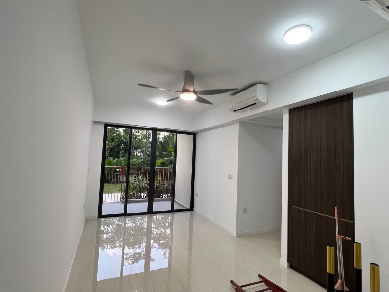 RIVERFRONT RESIDENCES 7