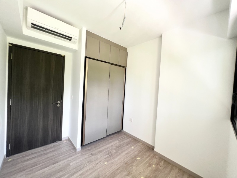 RIVERFRONT RESIDENCES 9