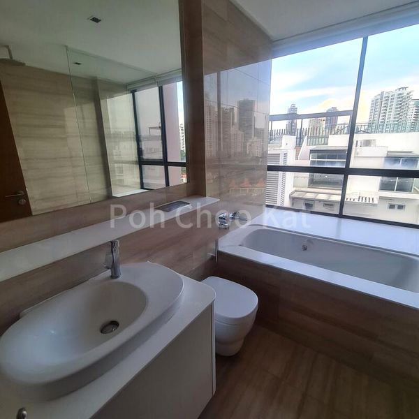 TREASURE ON BALMORAL 12