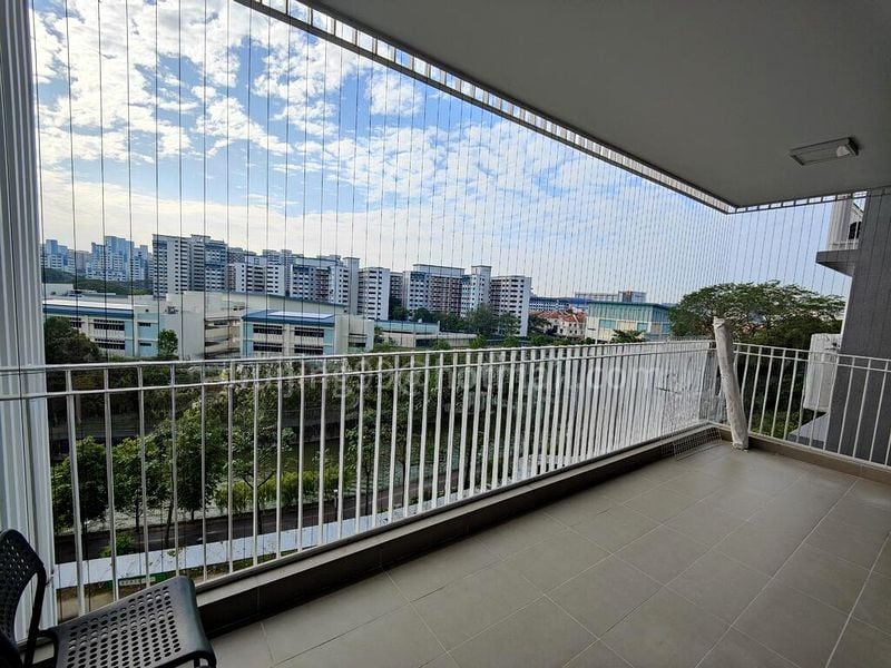 THE LAKEFRONT RESIDENCES 3