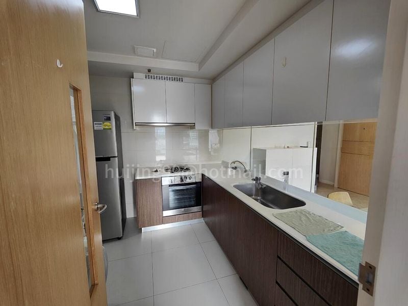 THE LAKEFRONT RESIDENCES 9