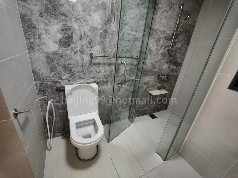 THE LAKEFRONT RESIDENCES 10