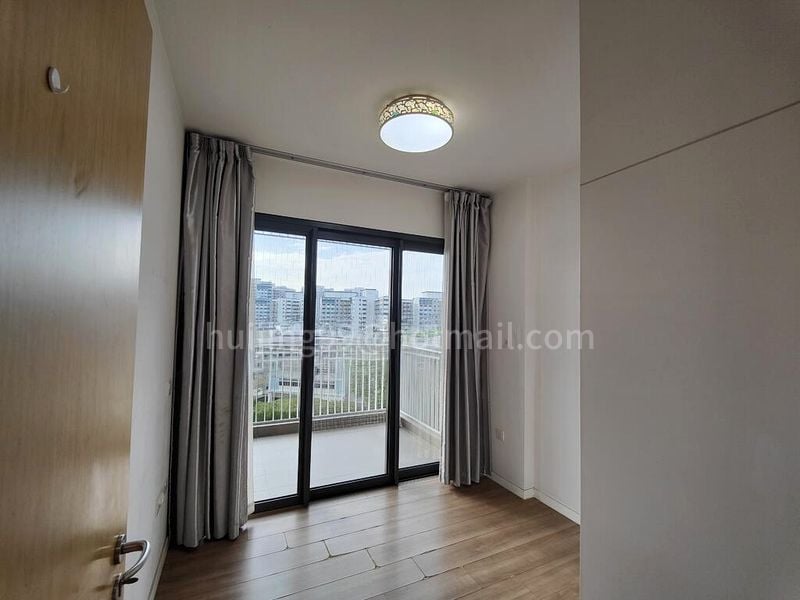 THE LAKEFRONT RESIDENCES 14