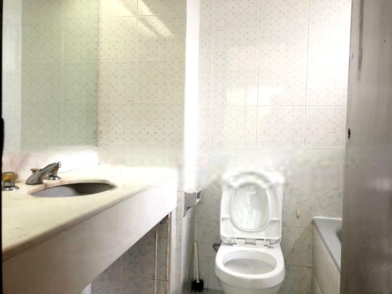 WEST BAY CONDOMINIUM 8