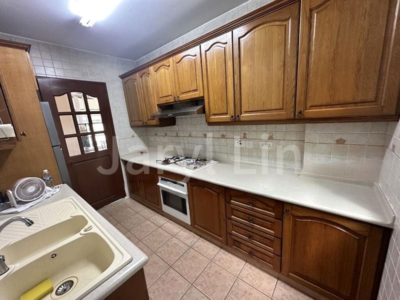 1 KING ALBERT PARK 8